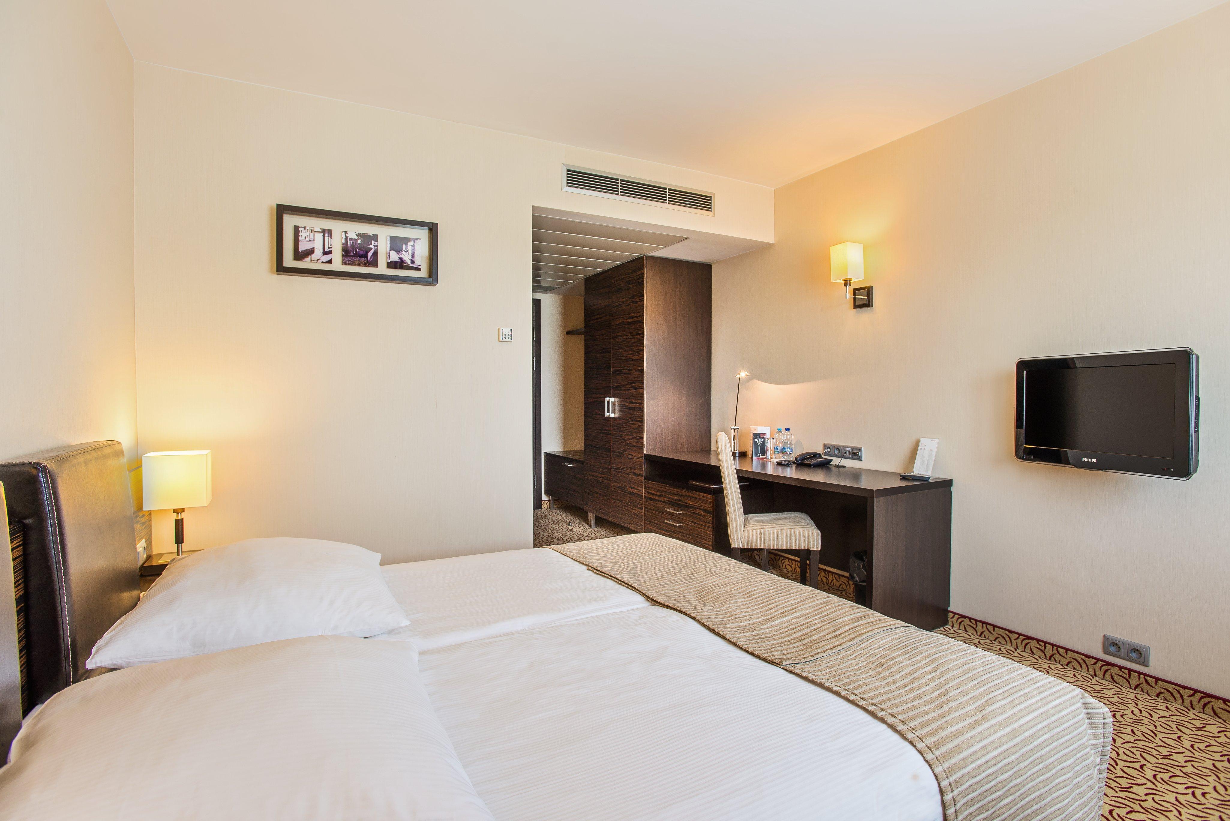 Qubus Hotel Kielce Extérieur photo