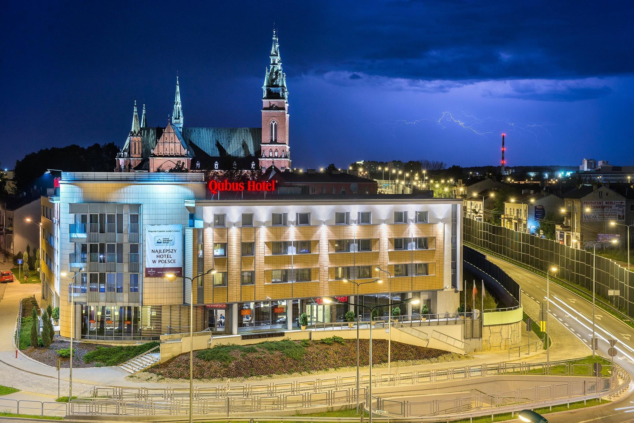 Qubus Hotel Kielce Extérieur photo