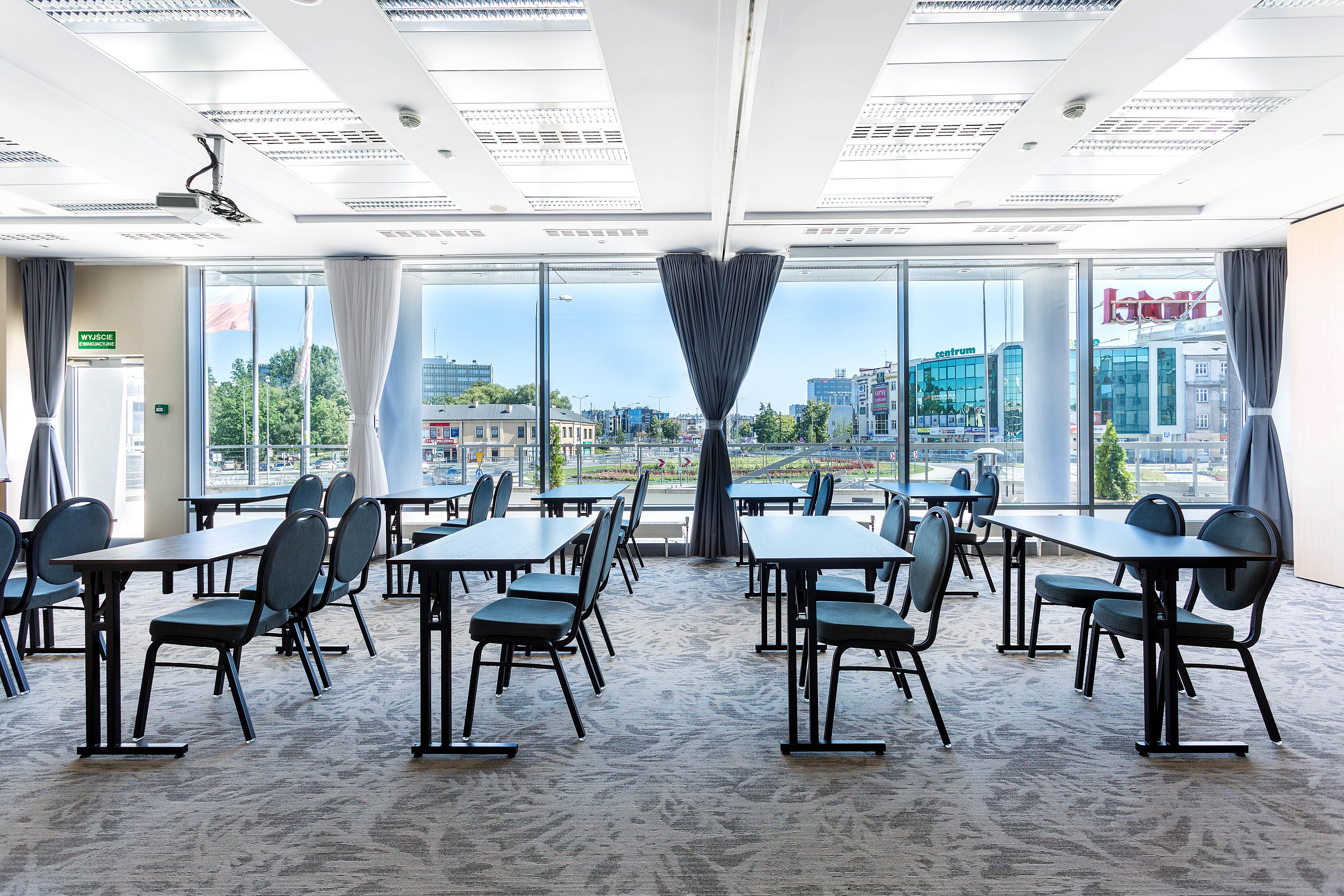 Qubus Hotel Kielce Extérieur photo