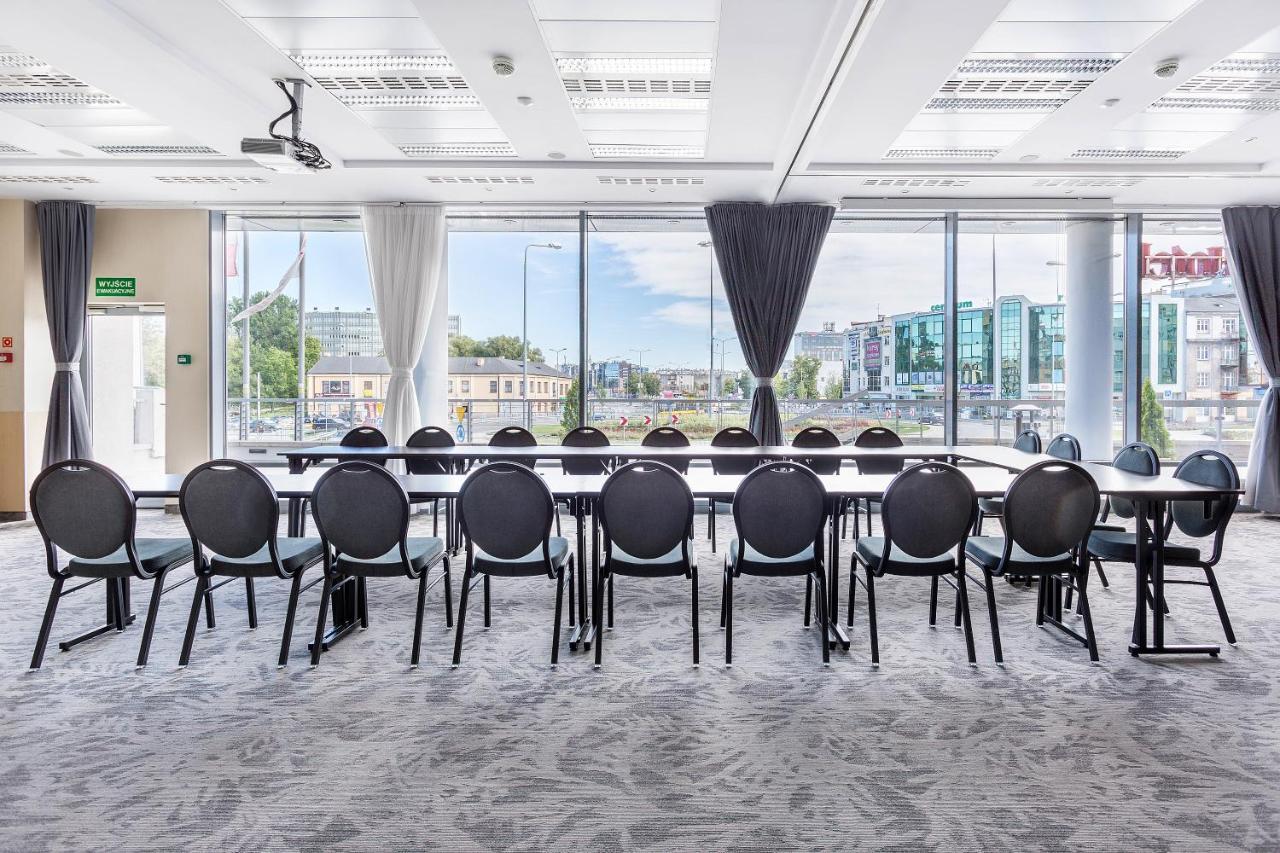 Qubus Hotel Kielce Extérieur photo