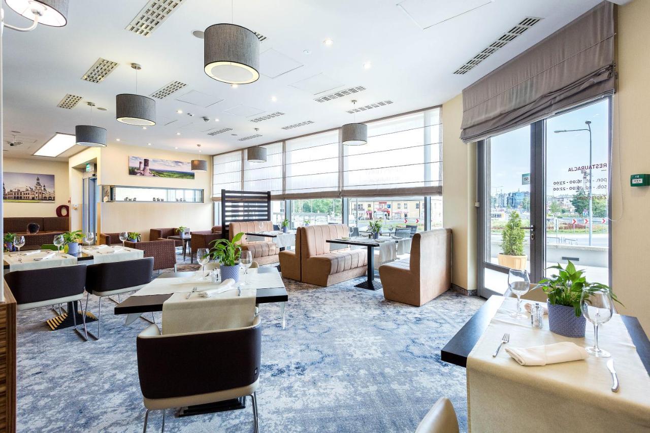 Qubus Hotel Kielce Extérieur photo
