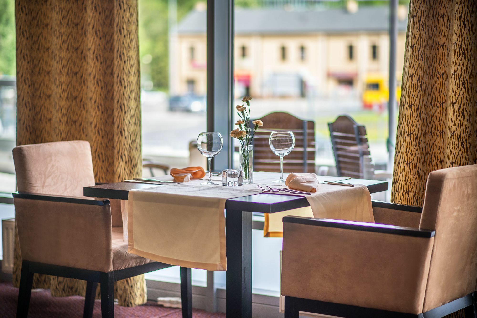 Qubus Hotel Kielce Extérieur photo