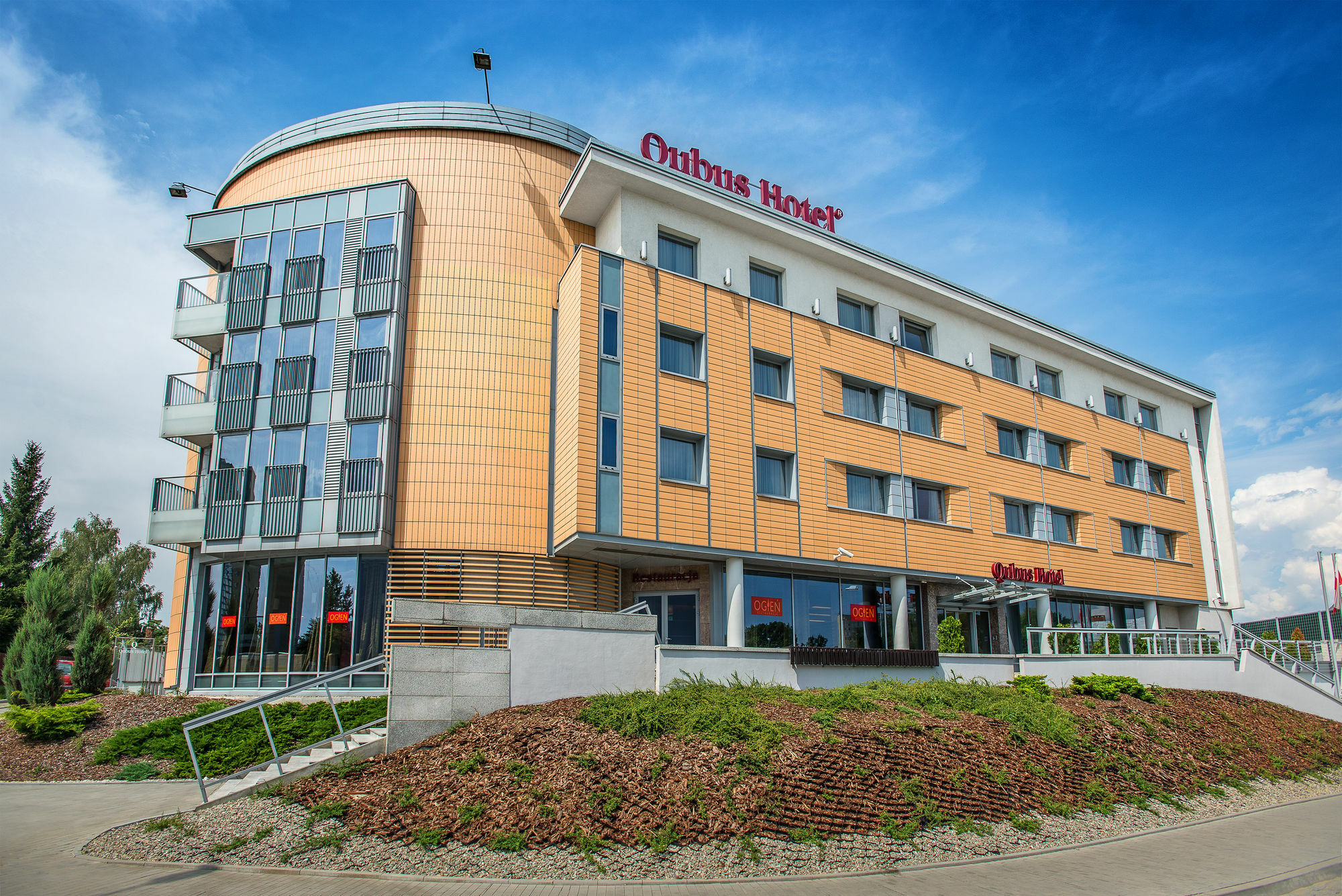 Qubus Hotel Kielce Extérieur photo
