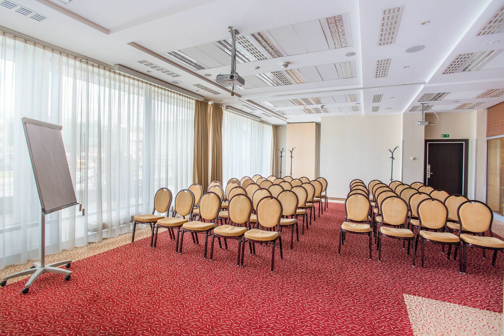 Qubus Hotel Kielce Extérieur photo